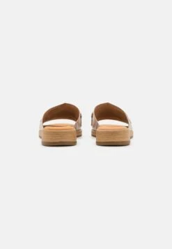 Gabor Comfort Pantolette Flach - Puder 9 Gabor Comfort Pantolette Flach - Puder -Gabor Schuhe Geschaft 570af2f88c9a488bb490718d9905d3f6