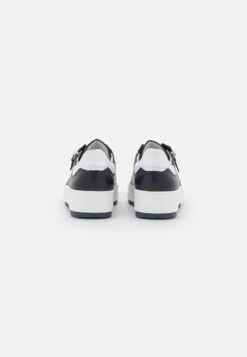 Gabor Comfort Sneaker Low - Midnight/weiss 9 Gabor Comfort Sneaker Low - Midnight/weiss -Gabor Schuhe Geschaft e2b33f82275541e7846343a1819e424d